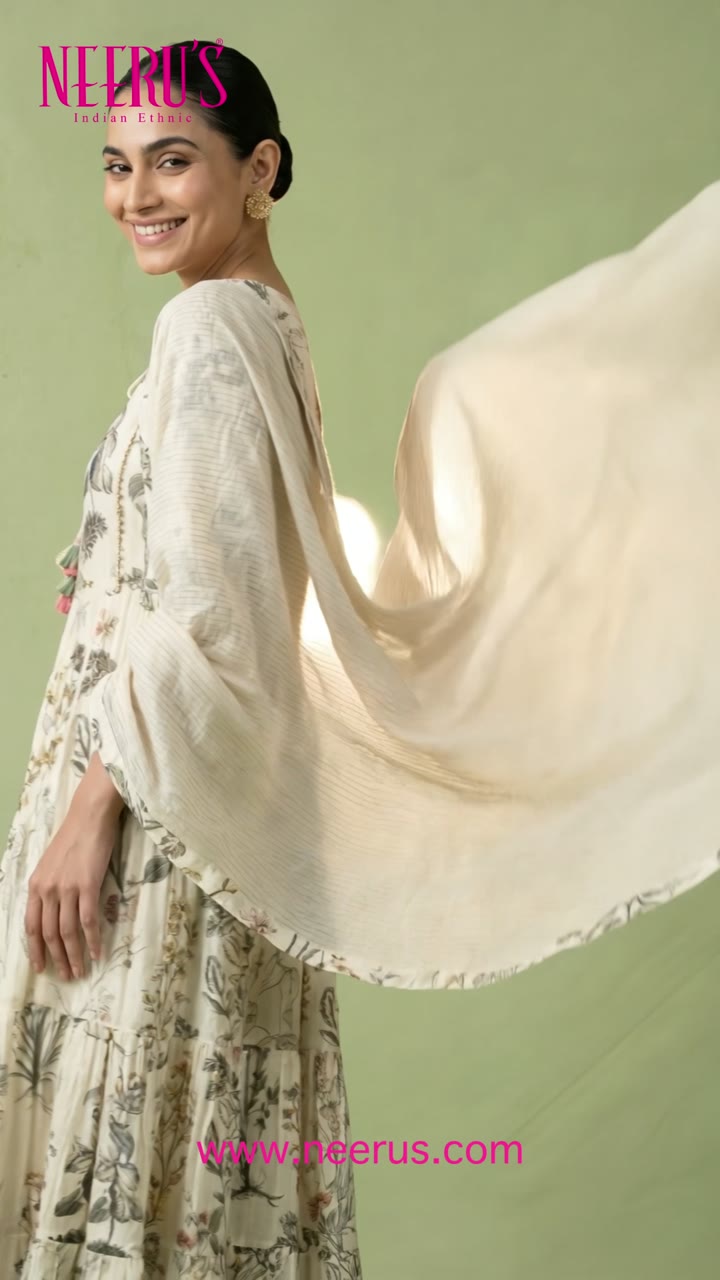Cream floral set